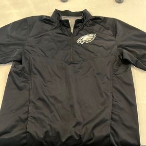 Eagles short sleeve waterproof windbreaker. Only worn one time.